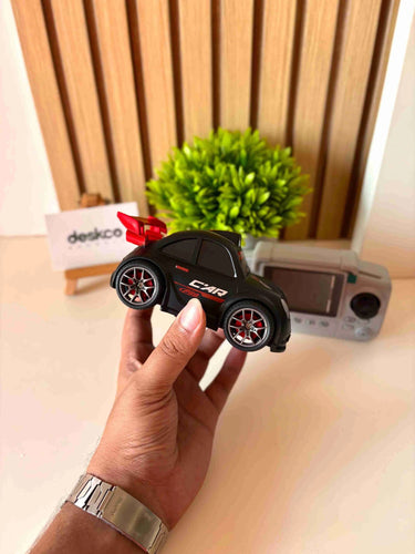 Motion car on hand