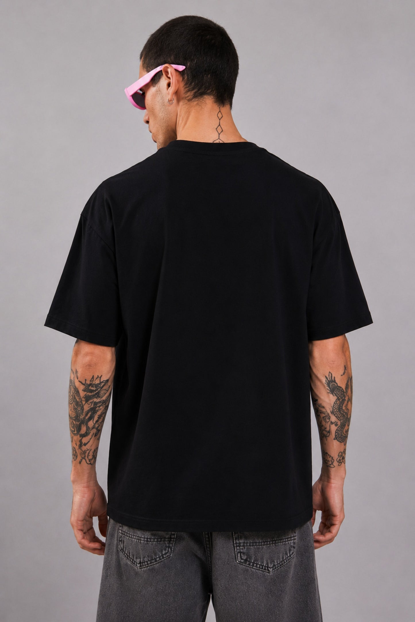POPCASE Poker Fare black oversized t shirt with cartoon poker bear yellow bucket hat playing cards graphic streetwear